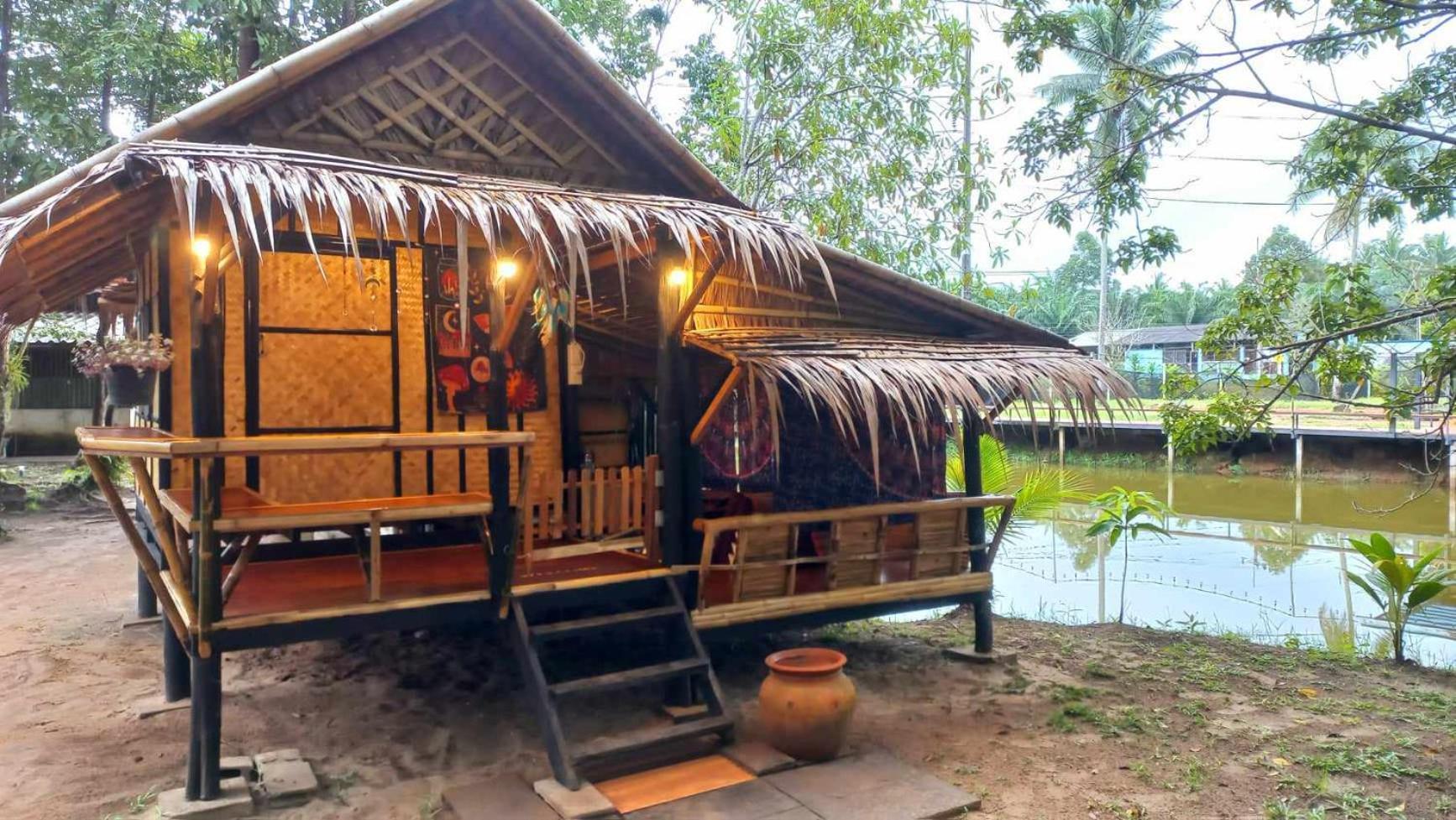 Bar Horizon Hostel Chumphon Esterno foto