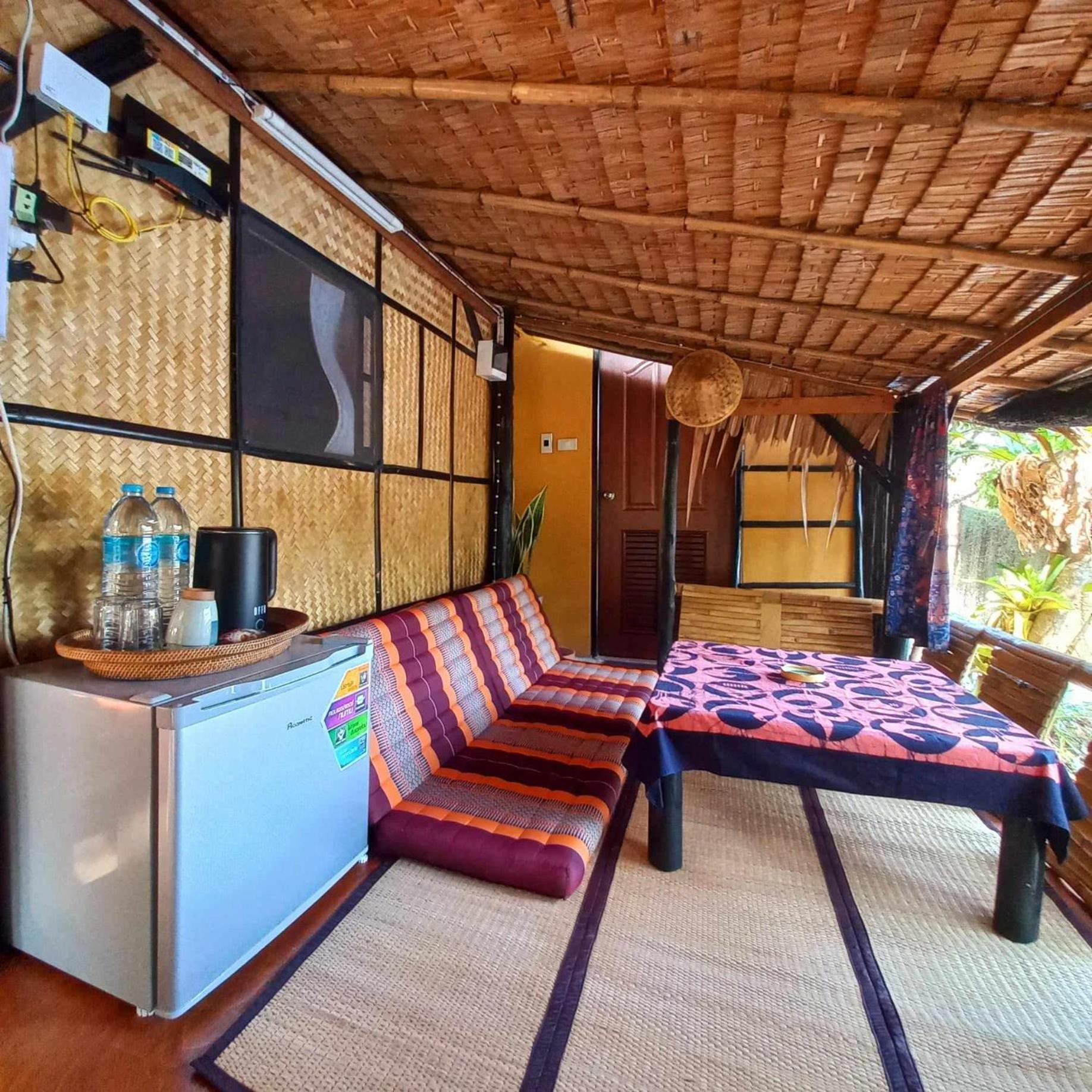 Bar Horizon Hostel Chumphon Esterno foto