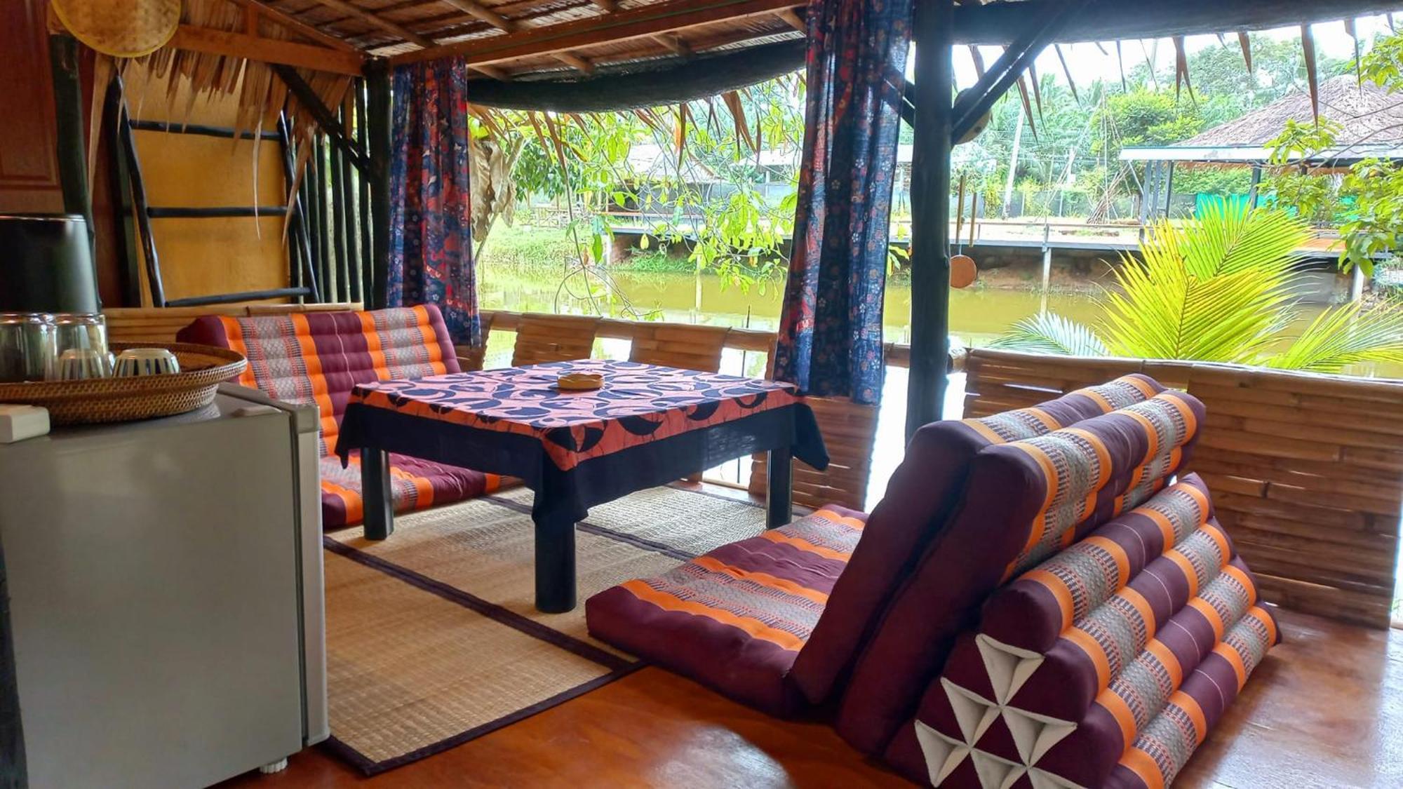 Bar Horizon Hostel Chumphon Esterno foto